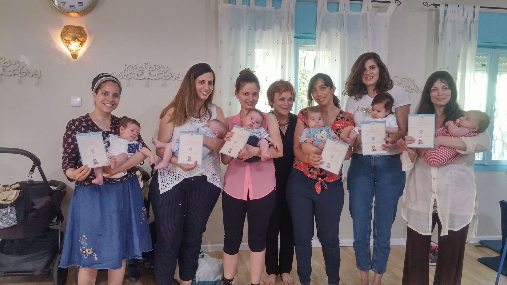 אמא ותינוק בסדנה